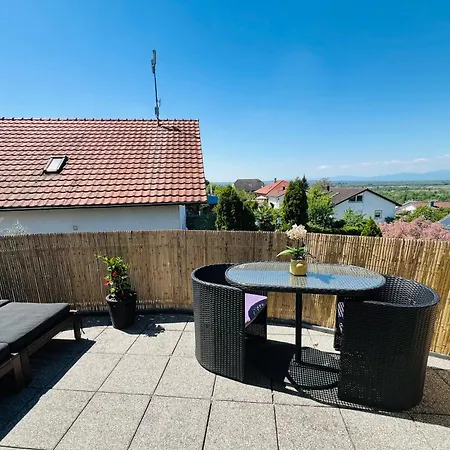 Bellevue Apartment *